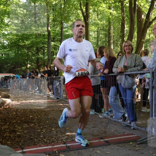 28.09.2025 - 33. Volkslauf durch das schöne Alstertal Strokosch-Dieckow http://msf.ph/oto/8967605 28.09.2025 11:43:50 Ziel 1859 meine-sportfotos.de