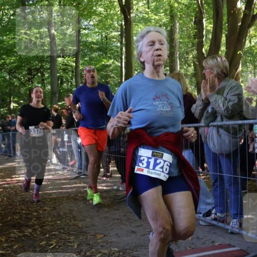 28.09.2025 - 33. Volkslauf durch das schöne Alstertal Strokosch-Dieckow http://msf.ph/oto/8967682 28.09.2025 11:45:00 Ziel 1576, 1586, 3370 meine-sportfotos.de