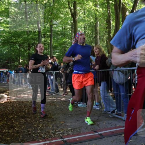 28.09.2025 - 33. Volkslauf durch das schöne Alstertal Strokosch-Dieckow http://msf.ph/oto/8967685 28.09.2025 11:45:00 Ziel 1576, 1586, 3370 meine-sportfotos.de