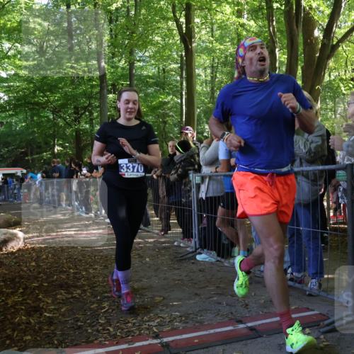 28.09.2025 - 33. Volkslauf durch das schöne Alstertal Strokosch-Dieckow http://msf.ph/oto/8967689 28.09.2025 11:45:00 Ziel 1576, 1586, 3370 meine-sportfotos.de