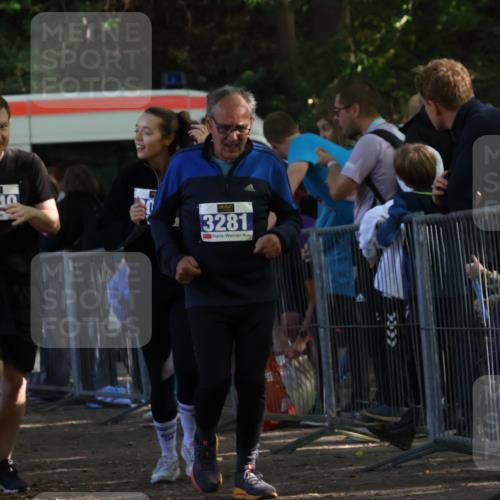 28.09.2025 - 33. Volkslauf durch das schöne Alstertal Strokosch-Dieckow http://msf.ph/oto/8967710 28.09.2025 11:45:18 Ziel 3040, 3087, 3281 meine-sportfotos.de