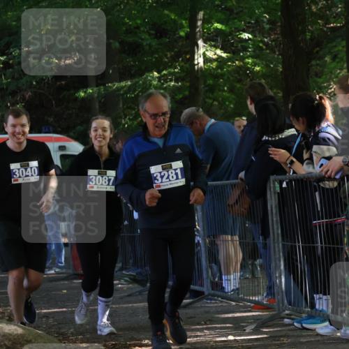 28.09.2025 - 33. Volkslauf durch das schöne Alstertal Strokosch-Dieckow http://msf.ph/oto/8967717 28.09.2025 11:45:20 Ziel 3040, 3087, 3281 meine-sportfotos.de