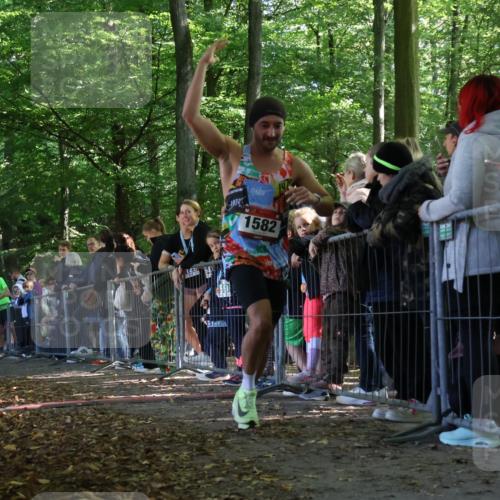 28.09.2025 - 33. Volkslauf durch das schöne Alstertal Strokosch-Dieckow http://msf.ph/oto/8968068 28.09.2025 11:47:33 Ziel 1582 meine-sportfotos.de