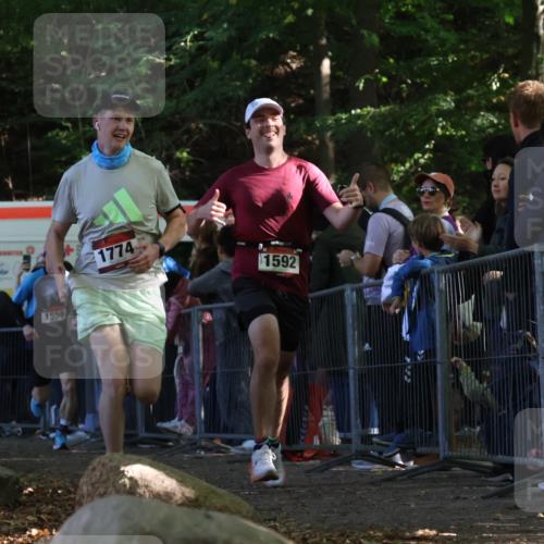 28.09.2025 - 33. Volkslauf durch das schöne Alstertal Strokosch-Dieckow http://msf.ph/oto/8968140 28.09.2025 11:48:30 Ziel 1559, 1592, 1774, 2229 meine-sportfotos.de
