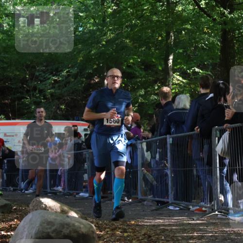 28.09.2025 - 33. Volkslauf durch das schöne Alstertal Strokosch-Dieckow http://msf.ph/oto/8968204 28.09.2025 11:48:40 Ziel 1560, 1590, 1607 meine-sportfotos.de