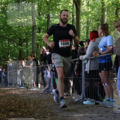 28.09.2025 - 33. Volkslauf durch das schöne Alstertal Strokosch-Dieckow http://msf.ph/oto/8968269 28.09.2025 11:48:52 Ziel 1123, 1588, 1606, 2241 meine-sportfotos.de