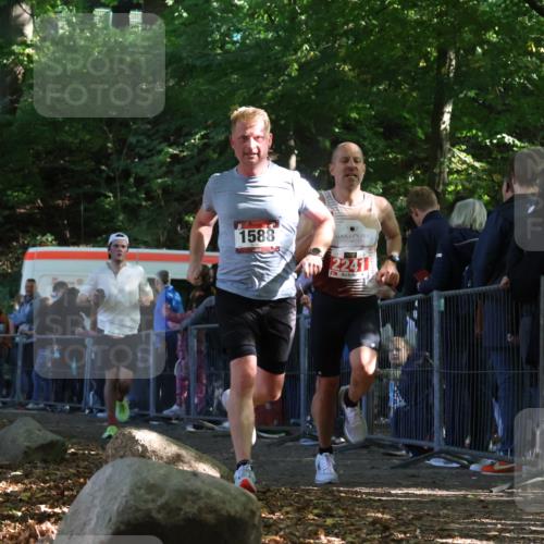 28.09.2025 - 33. Volkslauf durch das schöne Alstertal Strokosch-Dieckow http://msf.ph/oto/8968278 28.09.2025 11:48:57 Ziel 1588, 1789, 2241 meine-sportfotos.de