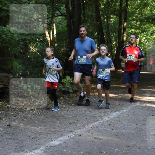 28.09.2025 - 33. Volkslauf durch das schöne Alstertal Strokosch-Dieckow http://msf.ph/oto/8968358 28.09.2025 10:56:47 Laufen 412, 4090, 4156, 40944 meine-sportfotos.de