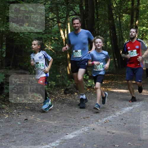 28.09.2025 - 33. Volkslauf durch das schöne Alstertal Strokosch-Dieckow http://msf.ph/oto/8968364 28.09.2025 10:56:47 Laufen 4122, 4090, 4091, 4156 meine-sportfotos.de