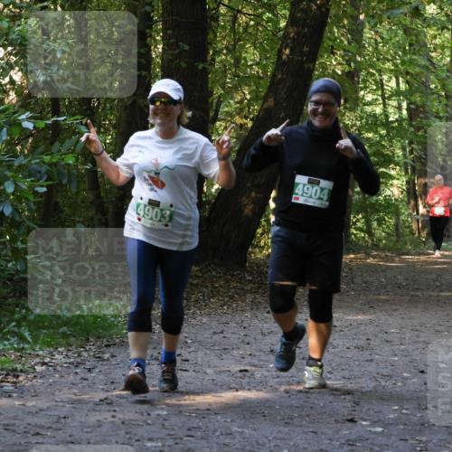 28.09.2025 - 33. Volkslauf durch das schöne Alstertal Strokosch-Dieckow http://msf.ph/oto/8968464 28.09.2025 11:01:38 Laufen 4903, 4904 meine-sportfotos.de