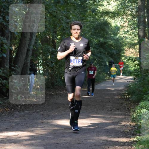 28.09.2025 - 33. Volkslauf durch das schöne Alstertal Strokosch-Dieckow http://msf.ph/oto/8968603 28.09.2025 11:09:46 Laufen 3412, 4172 meine-sportfotos.de
