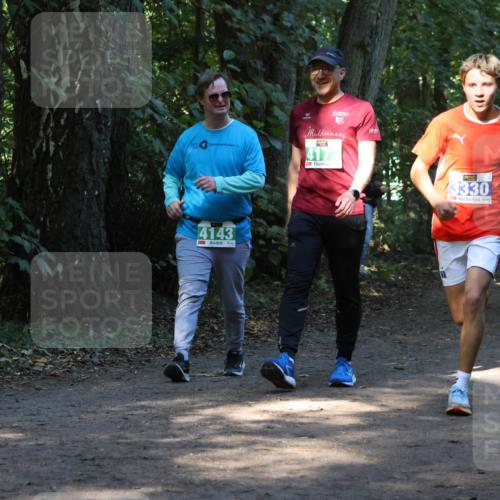 28.09.2025 - 33. Volkslauf durch das schöne Alstertal Strokosch-Dieckow http://msf.ph/oto/8968624 28.09.2025 11:10:01 Laufen 10, 4172, 43330, 4143 meine-sportfotos.de