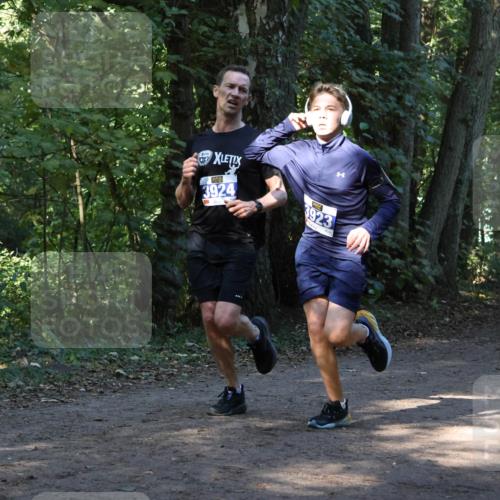 28.09.2025 - 33. Volkslauf durch das schöne Alstertal Strokosch-Dieckow http://msf.ph/oto/8968720 28.09.2025 11:13:14 Laufen 3924, 3923, 3366 meine-sportfotos.de