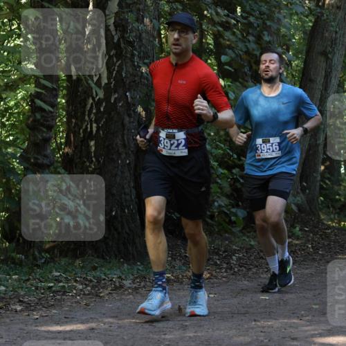 28.09.2025 - 33. Volkslauf durch das schöne Alstertal Strokosch-Dieckow http://msf.ph/oto/8969142 28.09.2025 11:22:05 Laufen 3922, 3956, 3 meine-sportfotos.de