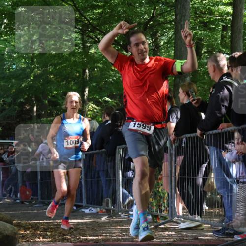 28.09.2025 - 33. Volkslauf durch das schöne Alstertal Strokosch-Dieckow http://msf.ph/oto/8969167 28.09.2025 11:49:33 Ziel 1009, 1599, 1616 meine-sportfotos.de