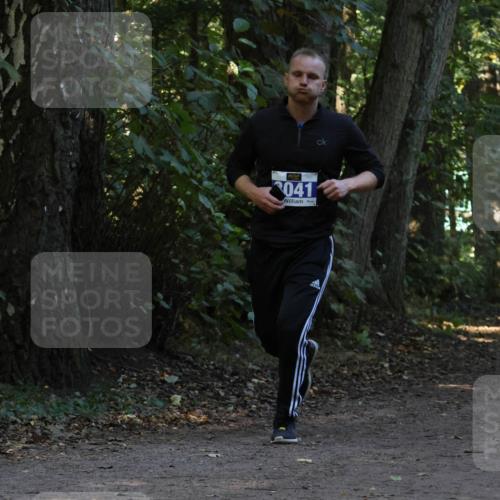 28.09.2025 - 33. Volkslauf durch das schöne Alstertal Strokosch-Dieckow http://msf.ph/oto/8969175 28.09.2025 11:22:32 Laufen 041 meine-sportfotos.de
