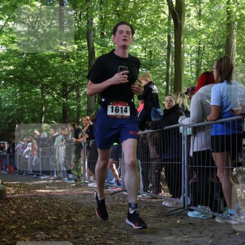 28.09.2025 - 33. Volkslauf durch das schöne Alstertal Strokosch-Dieckow http://msf.ph/oto/8969709 28.09.2025 11:50:25 Ziel 1614, 2389 meine-sportfotos.de