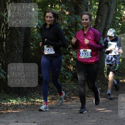 28.09.2025 - 33. Volkslauf durch das schöne Alstertal Strokosch-Dieckow http://msf.ph/oto/8969712 28.09.2025 11:34:35 Laufen 3235, 3338, 3402, 3401 meine-sportfotos.de