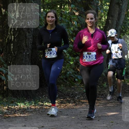 28.09.2025 - 33. Volkslauf durch das schöne Alstertal Strokosch-Dieckow http://msf.ph/oto/8969715 28.09.2025 11:34:35 Laufen 3235, 3338, 3402, 340 meine-sportfotos.de