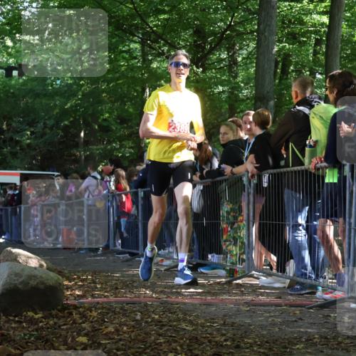 28.09.2025 - 33. Volkslauf durch das schöne Alstertal Strokosch-Dieckow http://msf.ph/oto/8969763 28.09.2025 11:50:33 Ziel 2389 meine-sportfotos.de