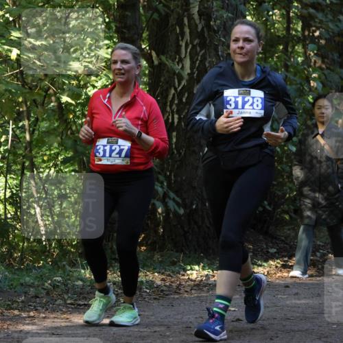 28.09.2025 - 33. Volkslauf durch das schöne Alstertal Strokosch-Dieckow http://msf.ph/oto/8969831 28.09.2025 11:36:43 Laufen 3127, 3128, 1557 meine-sportfotos.de
