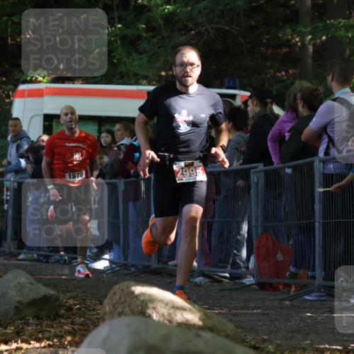 28.09.2025 - 33. Volkslauf durch das schöne Alstertal Strokosch-Dieckow http://msf.ph/oto/8969840 28.09.2025 11:50:40 Ziel 1570, 2995 meine-sportfotos.de