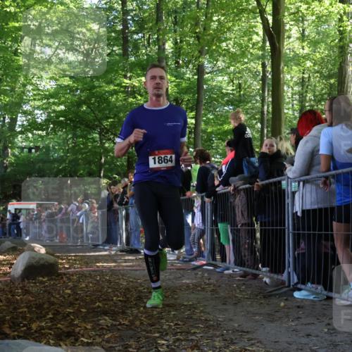 28.09.2025 - 33. Volkslauf durch das schöne Alstertal Strokosch-Dieckow http://msf.ph/oto/8970067 28.09.2025 11:50:51 Ziel 1864 meine-sportfotos.de