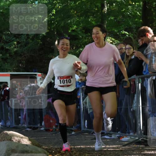 28.09.2025 - 33. Volkslauf durch das schöne Alstertal Strokosch-Dieckow http://msf.ph/oto/8970111 28.09.2025 11:51:09 Ziel 1010 meine-sportfotos.de