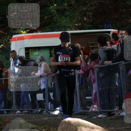 28.09.2025 - 33. Volkslauf durch das schöne Alstertal Strokosch-Dieckow http://msf.ph/oto/8970168 28.09.2025 11:51:15 Ziel 1571, 1638 meine-sportfotos.de