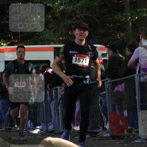 28.09.2025 - 33. Volkslauf durch das schöne Alstertal Strokosch-Dieckow http://msf.ph/oto/8970185 28.09.2025 11:51:17 Ziel 1571, 1638 meine-sportfotos.de