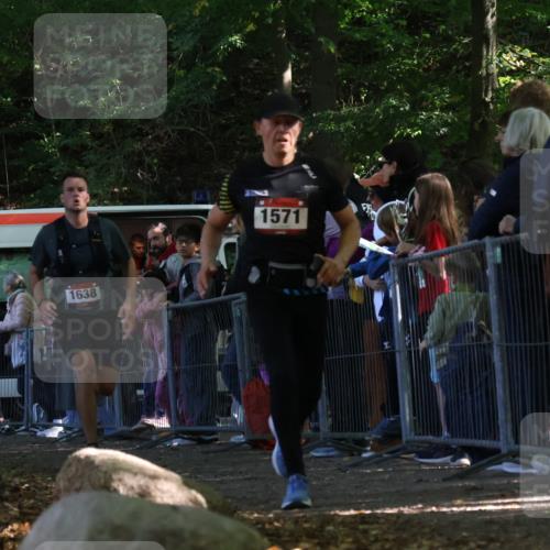 28.09.2025 - 33. Volkslauf durch das schöne Alstertal Strokosch-Dieckow http://msf.ph/oto/8970204 28.09.2025 11:51:18 Ziel 1571, 1638 meine-sportfotos.de