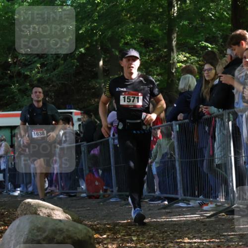 28.09.2025 - 33. Volkslauf durch das schöne Alstertal Strokosch-Dieckow http://msf.ph/oto/8970215 28.09.2025 11:51:19 Ziel 1571, 1638 meine-sportfotos.de