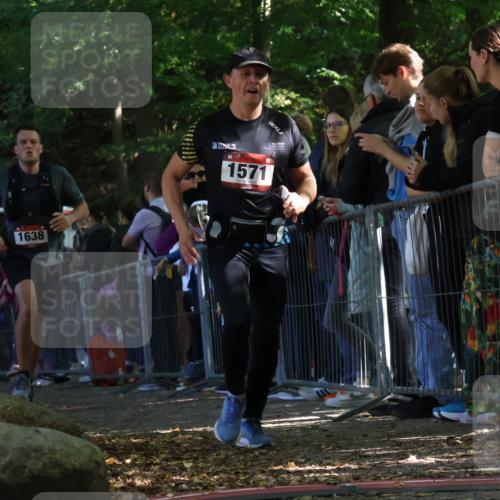 28.09.2025 - 33. Volkslauf durch das schöne Alstertal Strokosch-Dieckow http://msf.ph/oto/8970226 28.09.2025 11:51:19 Ziel 1571, 1638 meine-sportfotos.de