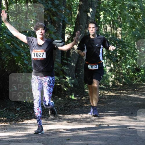 28.09.2025 - 33. Volkslauf durch das schöne Alstertal Strokosch-Dieckow http://msf.ph/oto/8970641 28.09.2025 11:56:18 Laufen 1027, 1812 meine-sportfotos.de