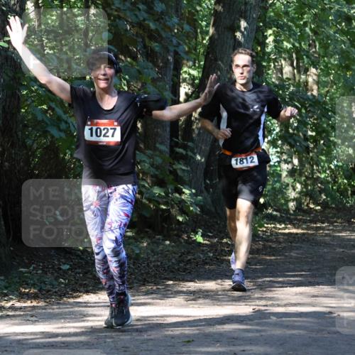 28.09.2025 - 33. Volkslauf durch das schöne Alstertal Strokosch-Dieckow http://msf.ph/oto/8970643 28.09.2025 11:56:18 Laufen 1027, 1812 meine-sportfotos.de