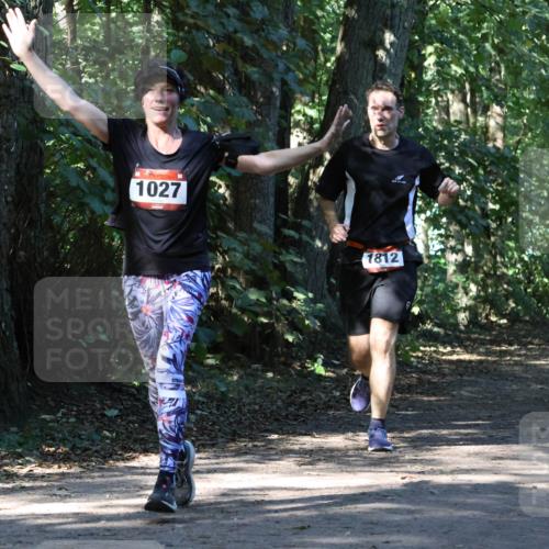 28.09.2025 - 33. Volkslauf durch das schöne Alstertal Strokosch-Dieckow http://msf.ph/oto/8970644 28.09.2025 11:56:18 Laufen 1027, 1812 meine-sportfotos.de