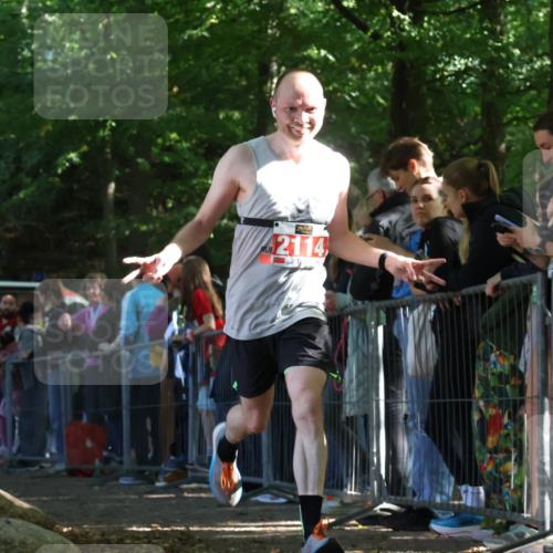 28.09.2025 - 33. Volkslauf durch das schöne Alstertal Strokosch-Dieckow http://msf.ph/oto/8970734 28.09.2025 11:52:26 Ziel 2114 meine-sportfotos.de