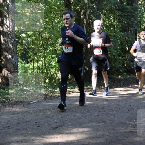 28.09.2025 - 33. Volkslauf durch das schöne Alstertal Strokosch-Dieckow http://msf.ph/oto/8970738 28.09.2025 11:58:00 Laufen 1651, 1652 meine-sportfotos.de
