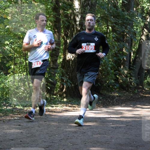 28.09.2025 - 33. Volkslauf durch das schöne Alstertal Strokosch-Dieckow http://msf.ph/oto/8970943 28.09.2025 12:03:41 Laufen 2617, 2109 meine-sportfotos.de