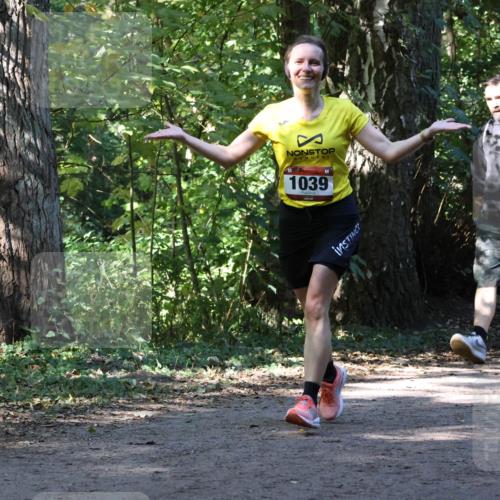 28.09.2025 - 33. Volkslauf durch das schöne Alstertal Strokosch-Dieckow http://msf.ph/oto/8970983 28.09.2025 12:04:28 Laufen 1039 meine-sportfotos.de