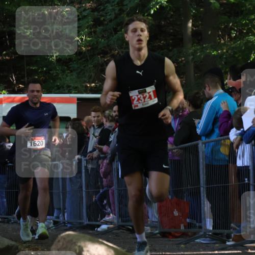 28.09.2025 - 33. Volkslauf durch das schöne Alstertal Strokosch-Dieckow http://msf.ph/oto/8970990 28.09.2025 11:52:51 Ziel 1015, 1620, 1648, 2321 meine-sportfotos.de