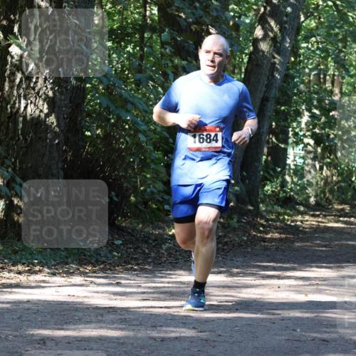 28.09.2025 - 33. Volkslauf durch das schöne Alstertal Strokosch-Dieckow http://msf.ph/oto/8971042 28.09.2025 12:05:44 Laufen 1684, 1128, 2598 meine-sportfotos.de