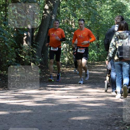 28.09.2025 - 33. Volkslauf durch das schöne Alstertal Strokosch-Dieckow http://msf.ph/oto/8971108 28.09.2025 12:07:31 Laufen 1694, 1693 meine-sportfotos.de