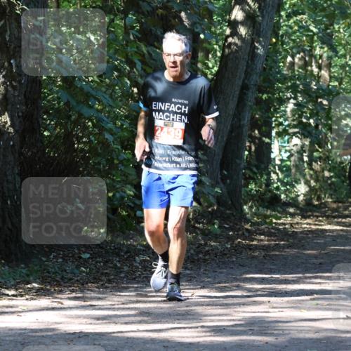 28.09.2025 - 33. Volkslauf durch das schöne Alstertal Strokosch-Dieckow http://msf.ph/oto/8971113 28.09.2025 12:07:45 Laufen 2439, 1051 meine-sportfotos.de