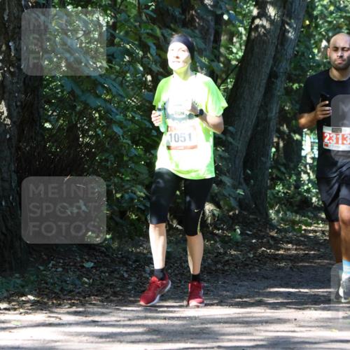 28.09.2025 - 33. Volkslauf durch das schöne Alstertal Strokosch-Dieckow http://msf.ph/oto/8971117 28.09.2025 12:07:50 Laufen 1051, 2313, 231, 164 meine-sportfotos.de