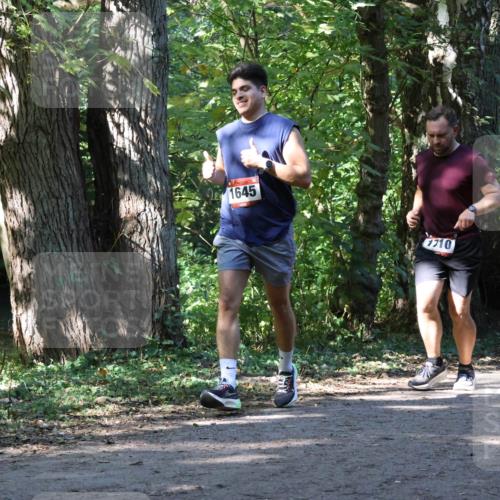 28.09.2025 - 33. Volkslauf durch das schöne Alstertal Strokosch-Dieckow http://msf.ph/oto/8971208 28.09.2025 12:09:49 Laufen 1645, 7710 meine-sportfotos.de