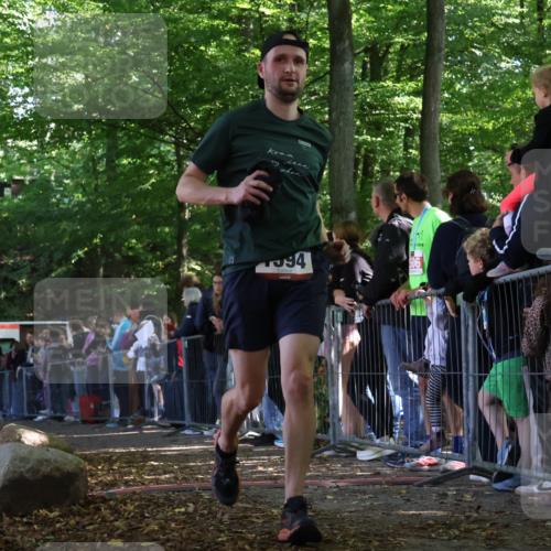28.09.2025 - 33. Volkslauf durch das schöne Alstertal Strokosch-Dieckow http://msf.ph/oto/8971229 28.09.2025 11:53:08 Ziel 1594, 1600 meine-sportfotos.de