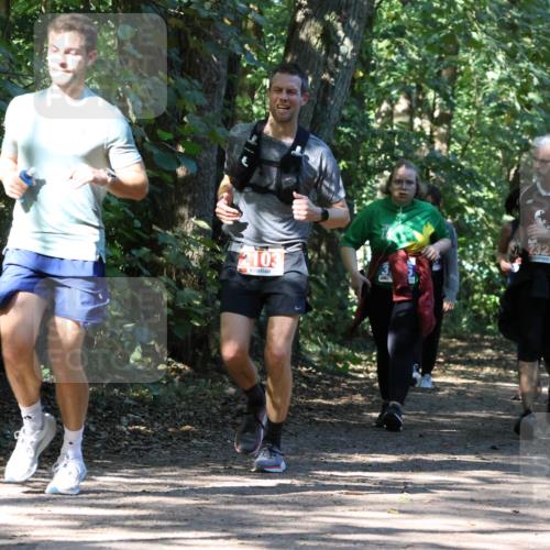 28.09.2025 - 33. Volkslauf durch das schöne Alstertal Strokosch-Dieckow http://msf.ph/oto/8971261 28.09.2025 12:10:44 Laufen 2103, 2323 meine-sportfotos.de