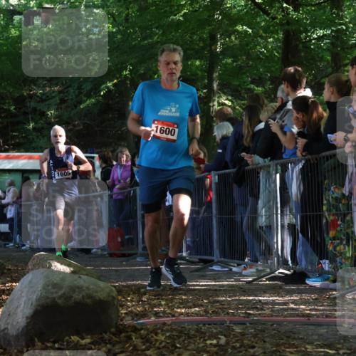 28.09.2025 - 33. Volkslauf durch das schöne Alstertal Strokosch-Dieckow http://msf.ph/oto/8971263 28.09.2025 11:53:15 Ziel 1573, 1600, 1605 meine-sportfotos.de