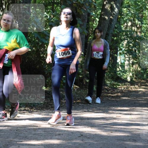 28.09.2025 - 33. Volkslauf durch das schöne Alstertal Strokosch-Dieckow http://msf.ph/oto/8971272 28.09.2025 12:10:50 Laufen 1069, 3245 meine-sportfotos.de